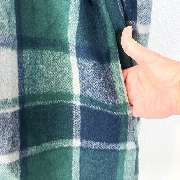 Pretty Garden Navy/Green Plaid Shacket Size XXL - Picture 3 of 6